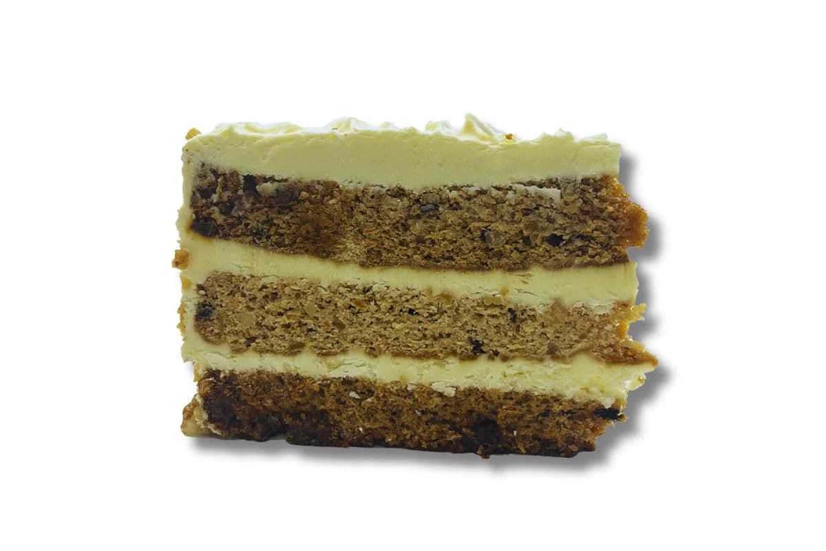 Tranche de gâteau aux carottes / Carrot cake slice