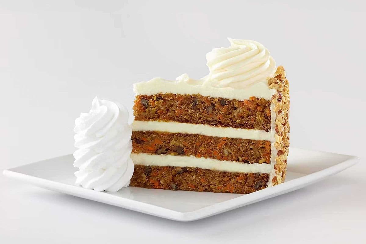 Tranche de Gâteau au Carottes The Cheesecake Factory // The Cheesecake Factory Bakery Carrot Cake Slice