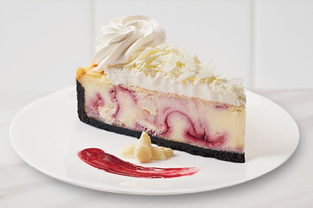 Tranche de Gâteau au Fromage Framboises Chocolat Blanc / White Chocolate Raspberry Cheesecake Slice