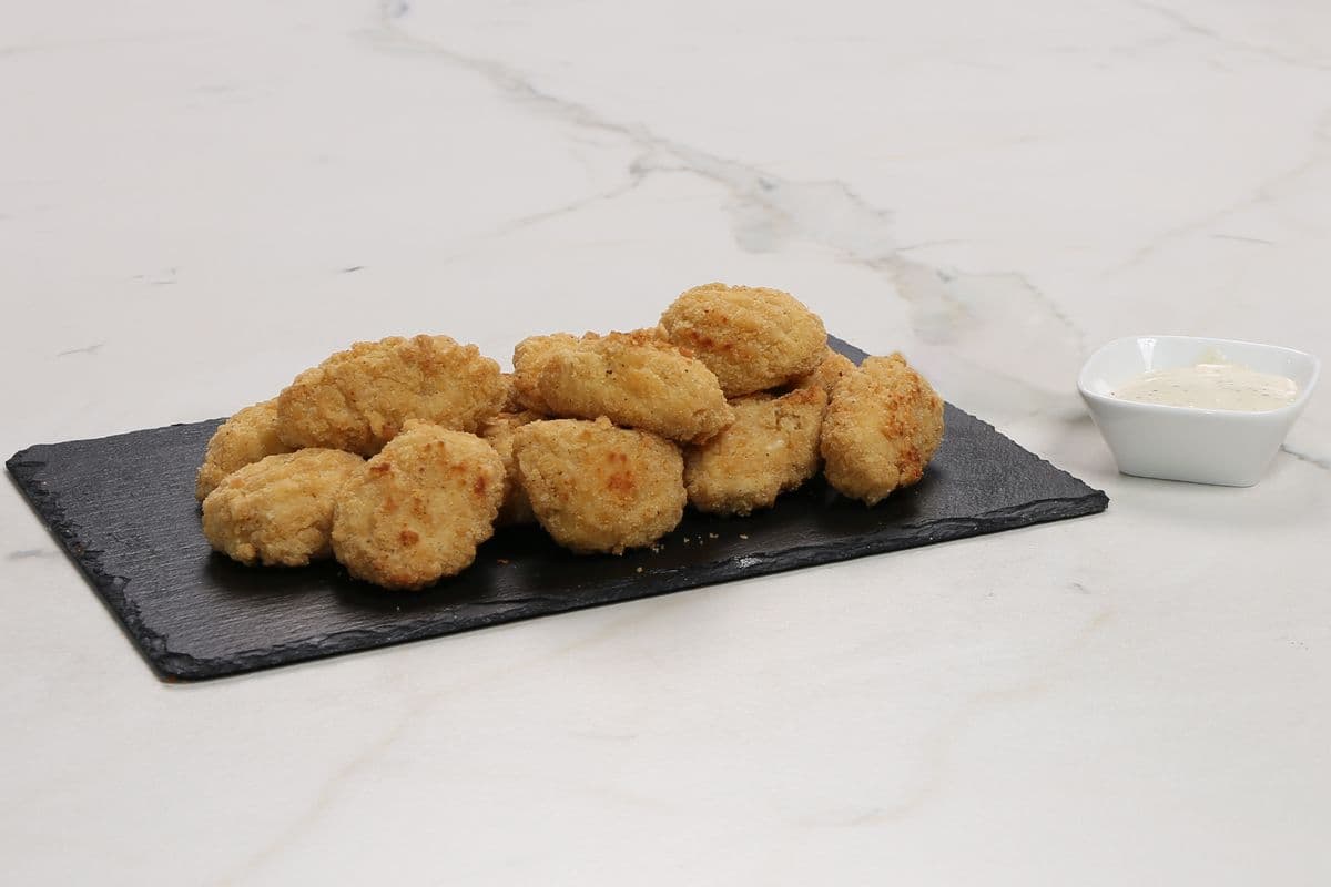 12 Mild Chicken Poppers with 1 Dipping Sauce