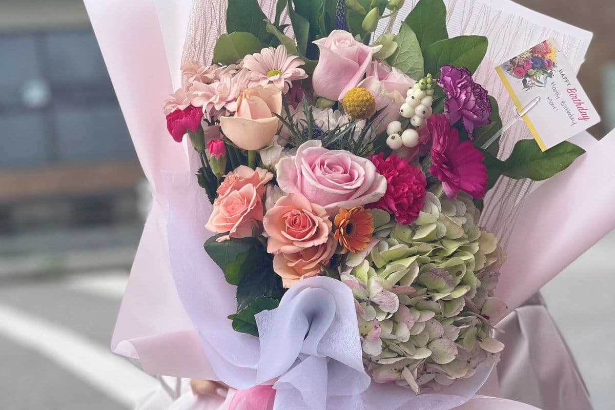 Deluxe Hand-Tied Bouquet