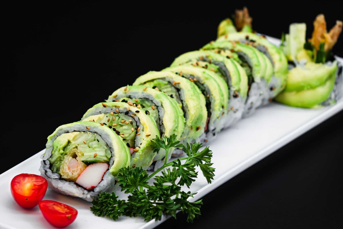 Green Dragon Roll (10 pcs)