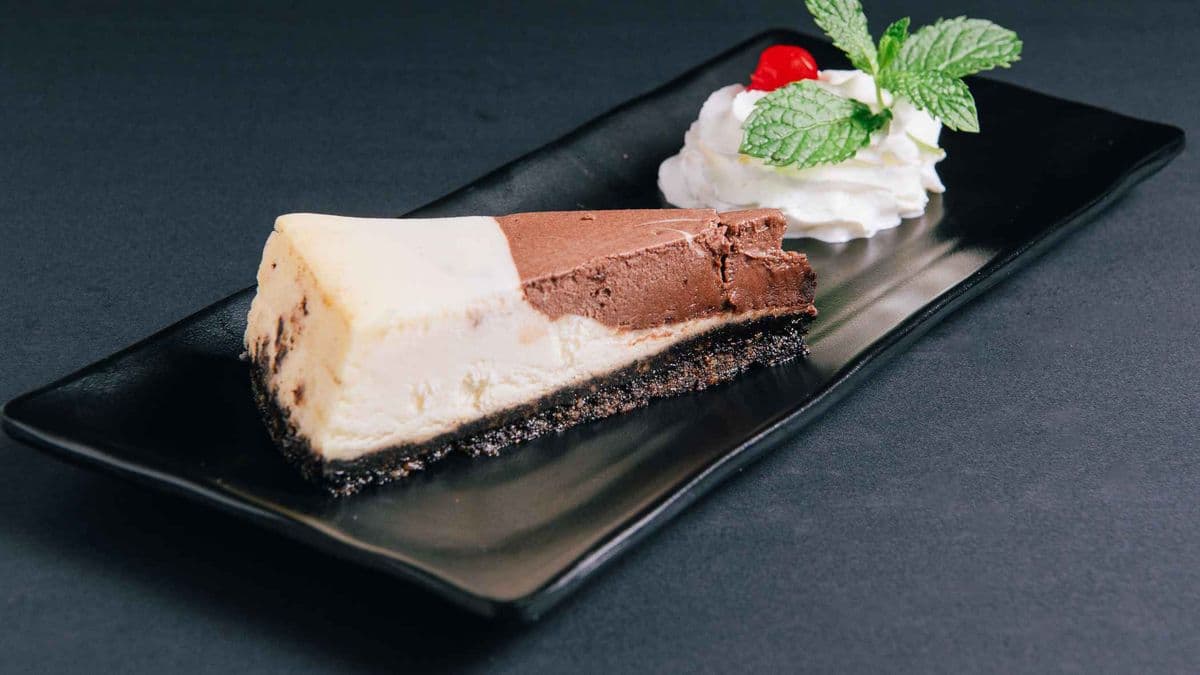CHOCOLATE SWIRL CHEESE CAKE