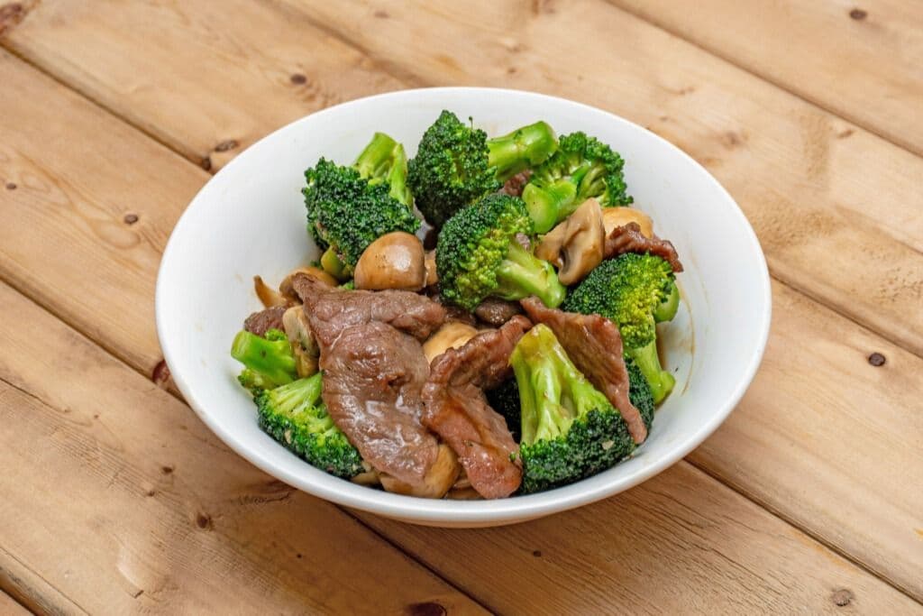 53. Beef with Broccoli and Mushroom