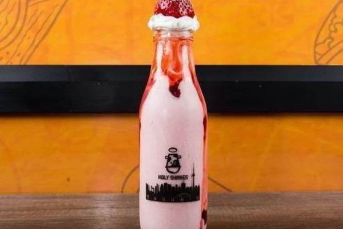 Strawberry Banana - Fruity Retro