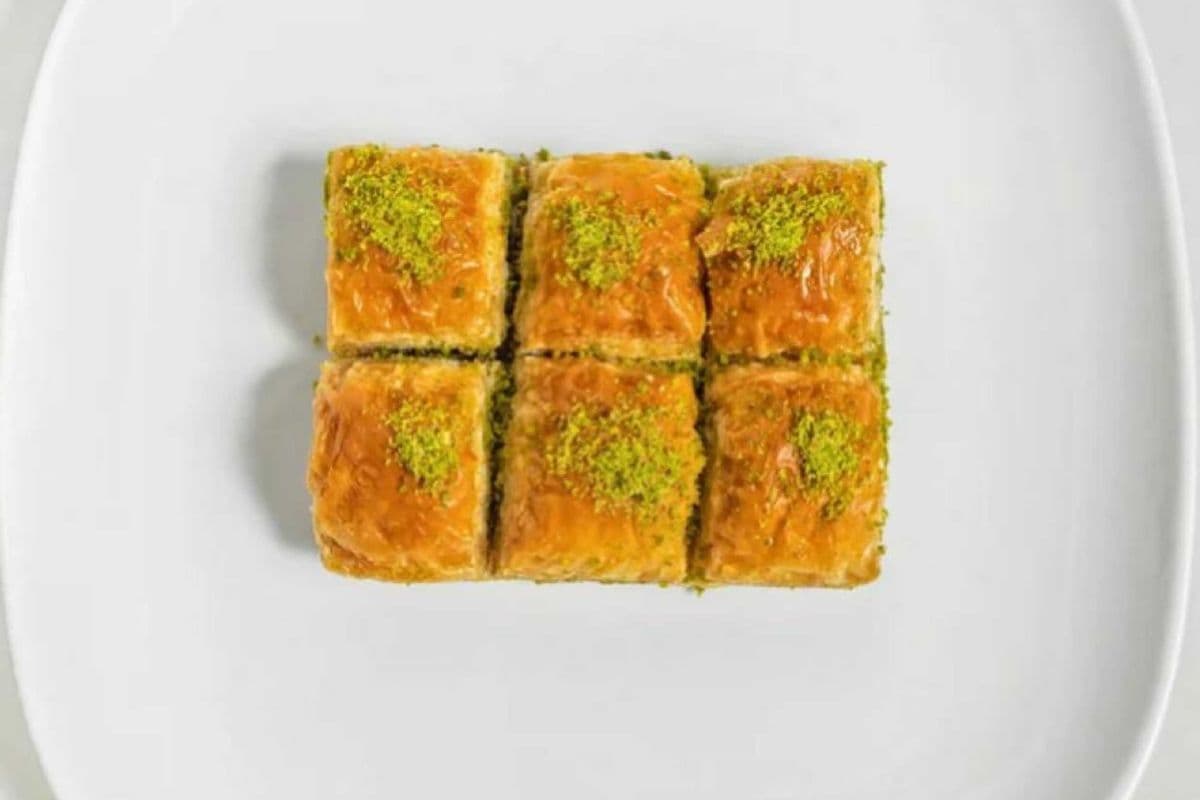 Turkish Fine Mix Baklava (4 pcs)