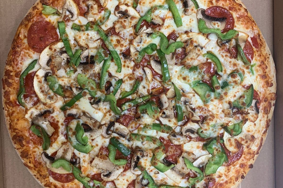 Deluxe Pizza