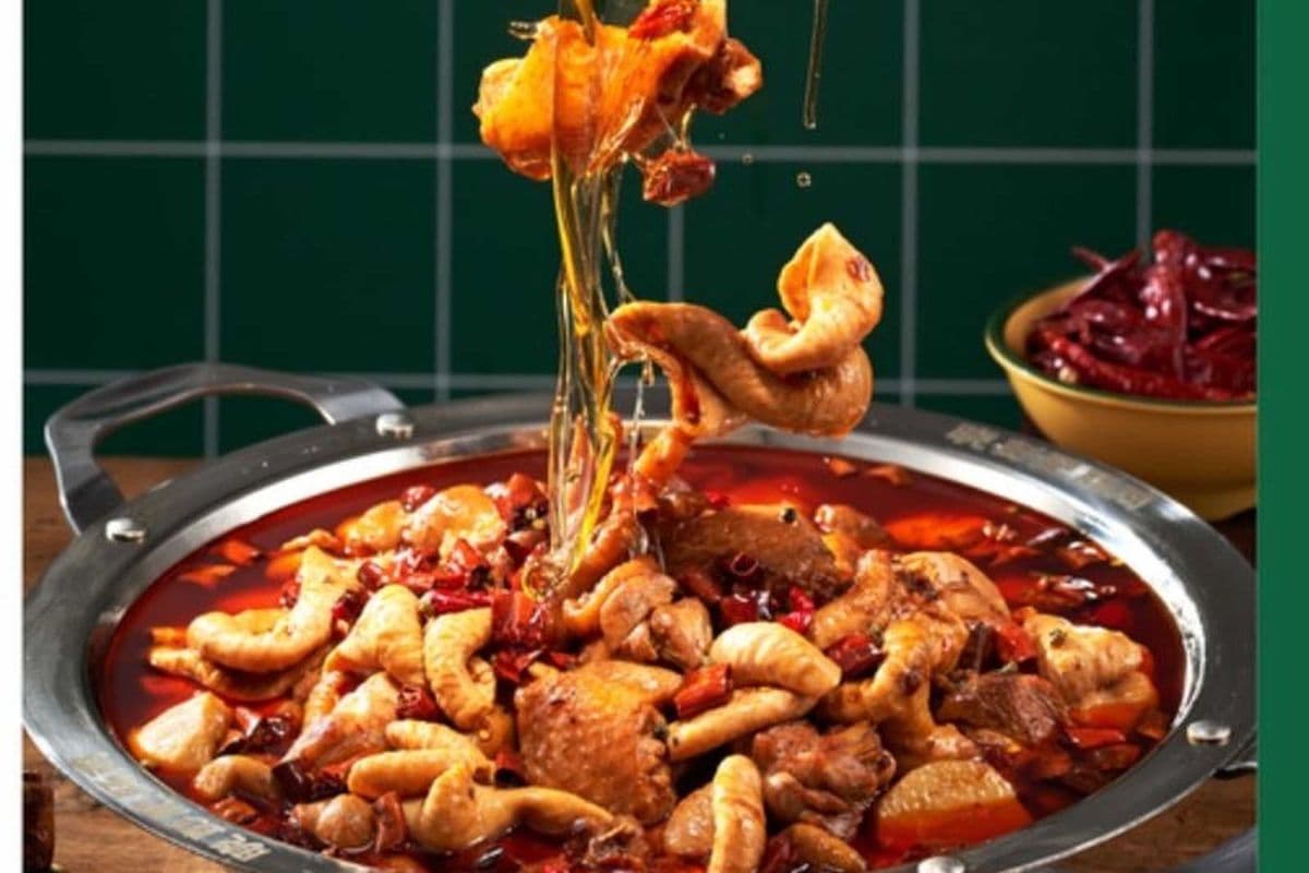 Intestines and chicken in spicy pot 肥肠鸡