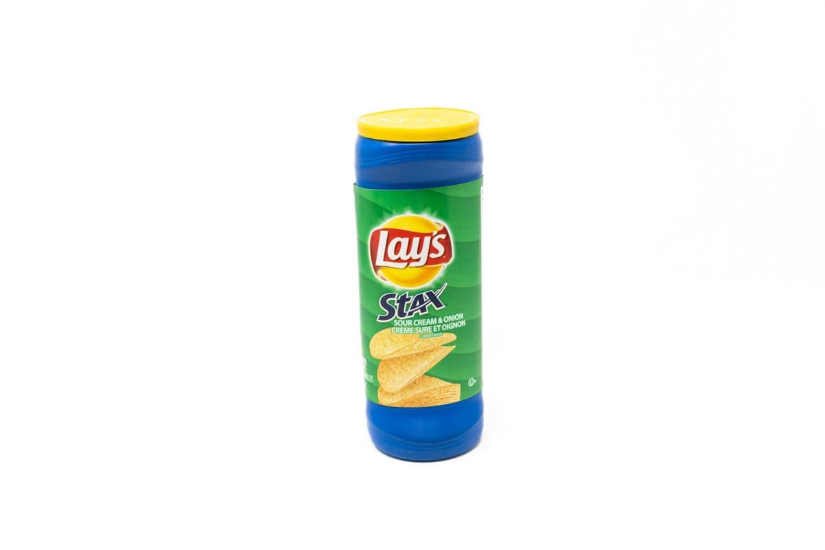 LAY'S STAX SOUR CREAM AND ONION (155 g)