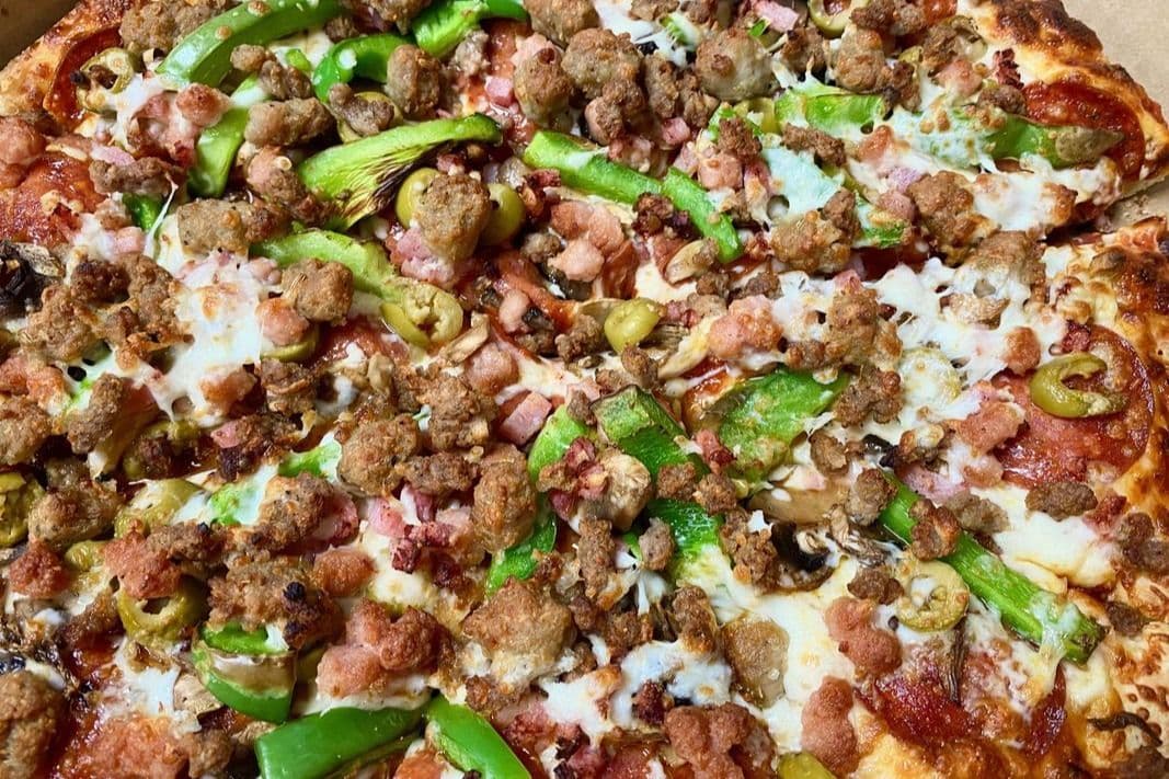 Mega Mr. Reginos Pizza