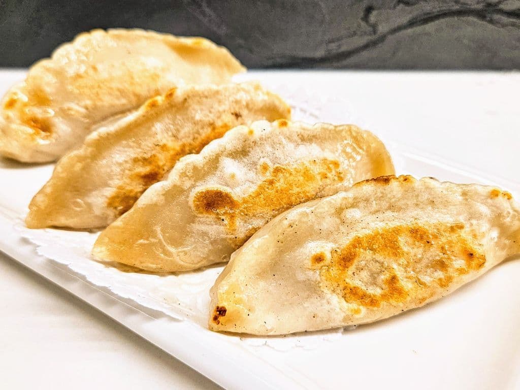 DL2 Pan Fried Chicken Potstickers 雞肉鍋貼 (4 pcs)
