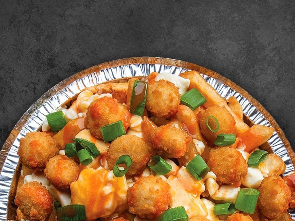 Spicy Popcorn Chicken Poutine