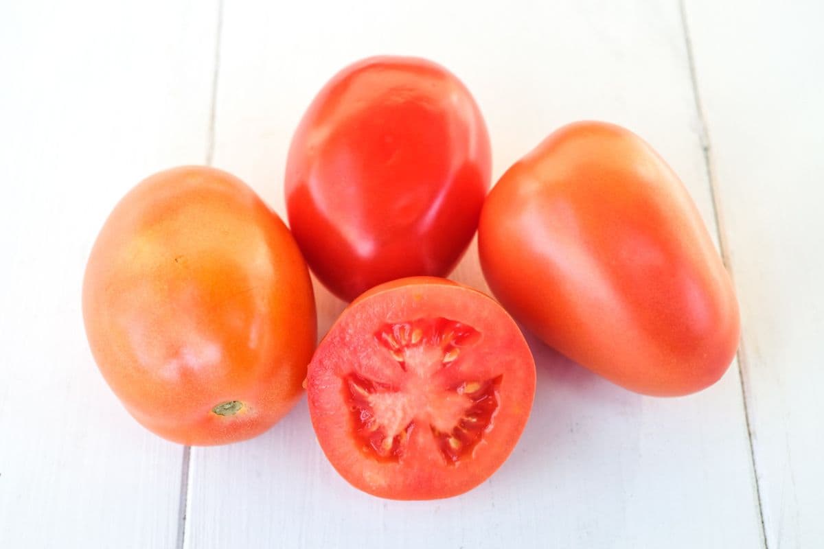 Roma Tomatoes (1 lb)
