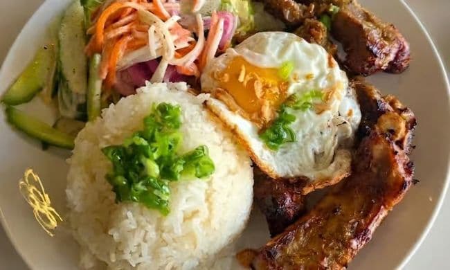 R3. Riz Côtes de porc et œuf / Pork Ribs and Egg Rice