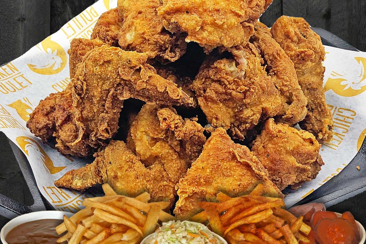 Poulet frit 16mcx et 5 accompagnements / 16pc Fried Chicken Box and 5 Sides