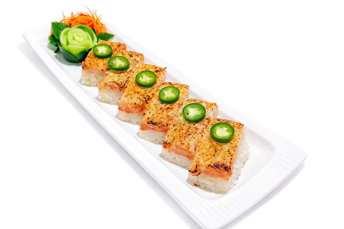Salmon Oshi (6pcs)