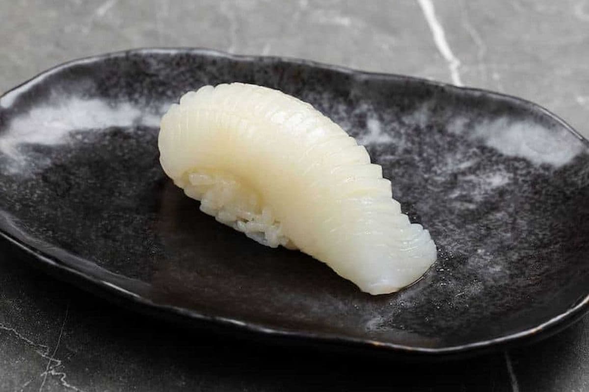 Ika Nigiri Sushi (1 Pc)