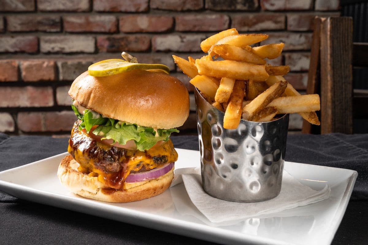 5th St. Buffalo Burger