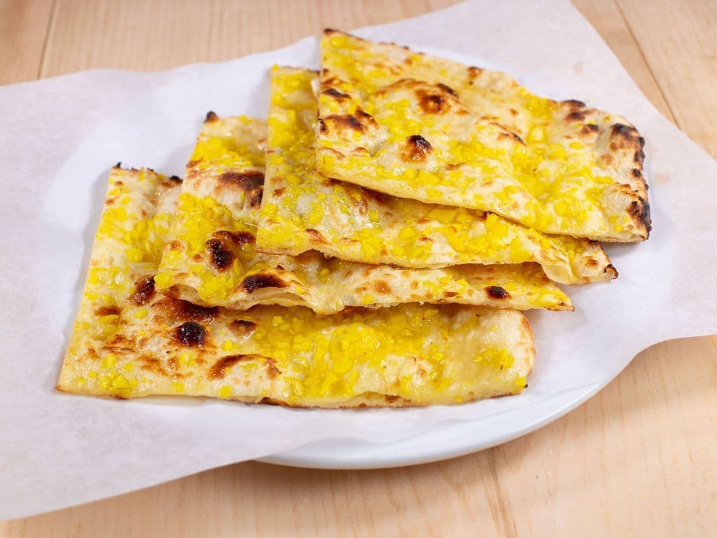 GARLIC NAAN.