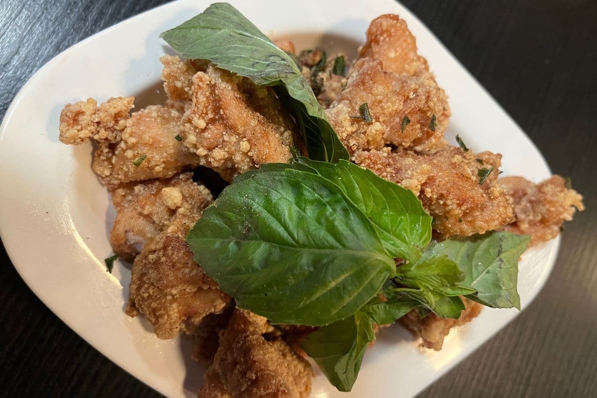 T18. Crispy Salted Chicken 盐酥鸡