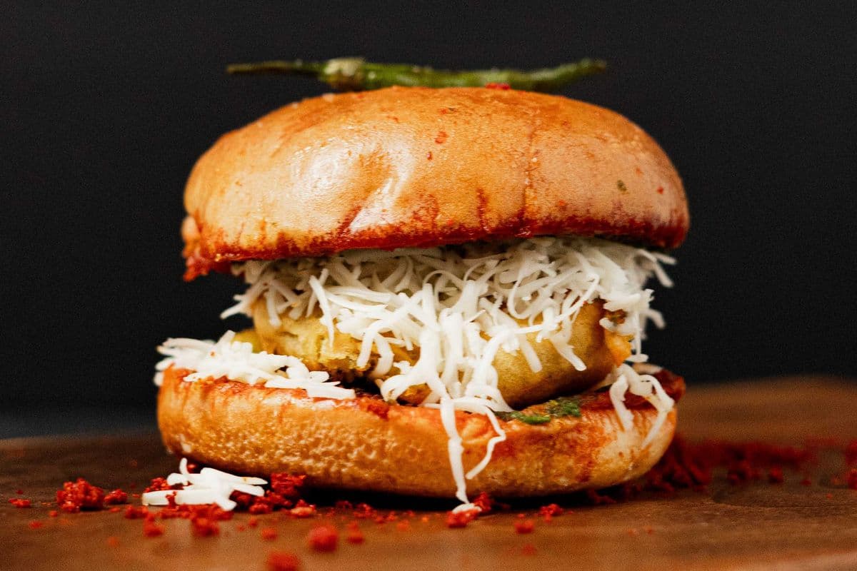 Amul Cheese Vadapav