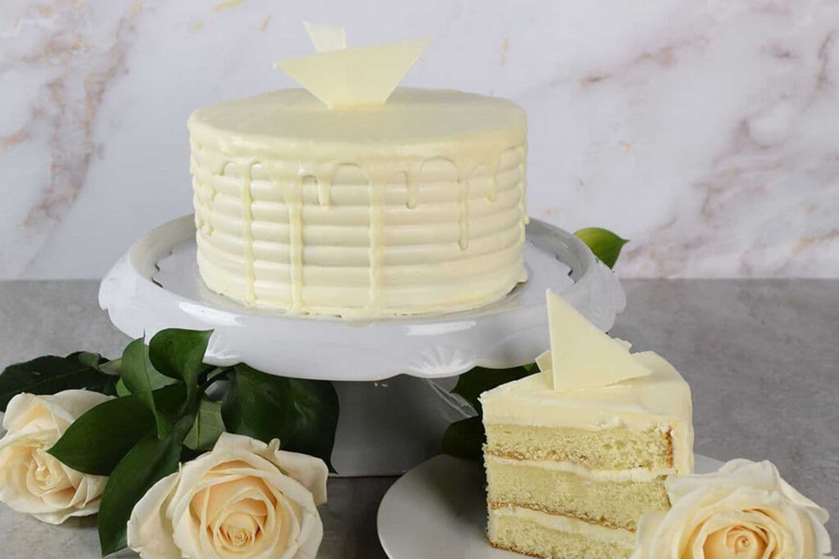 White Chocolate Cake 6"