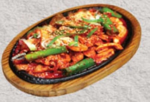 Dweji Bulgogi JungSik / 돼지불고기 정식