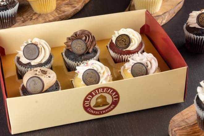 Box of Six Pieces Cupcakes