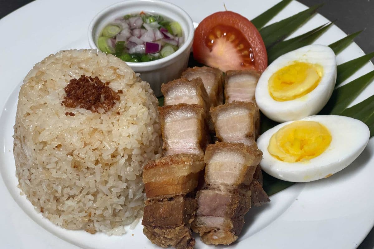 LECHON KAWALI SILOG