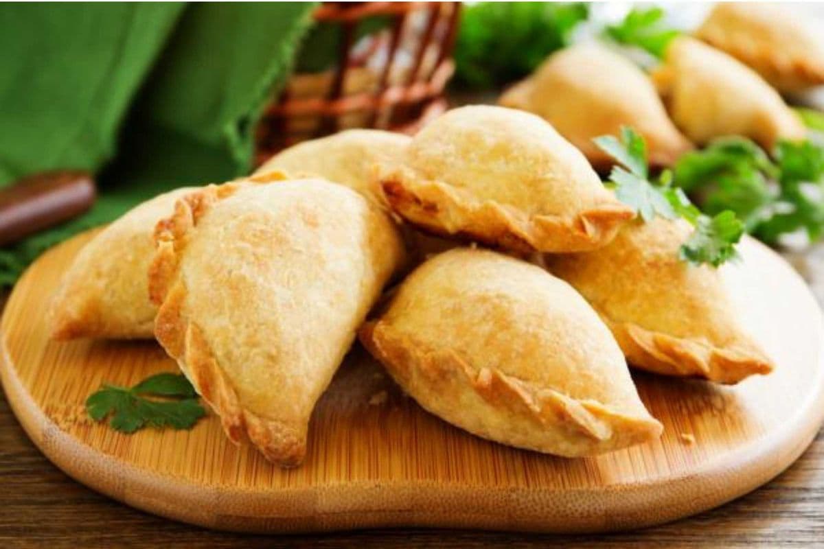 Combo #3 - 6 Empanadas de Queso con 2 Soft Drink