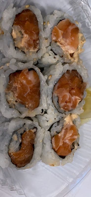 M07. Spicy Salmon Roll (6 pcs)