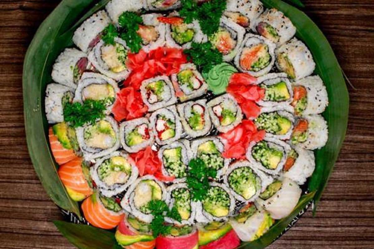 Party Tray Silver (44 pcs)
