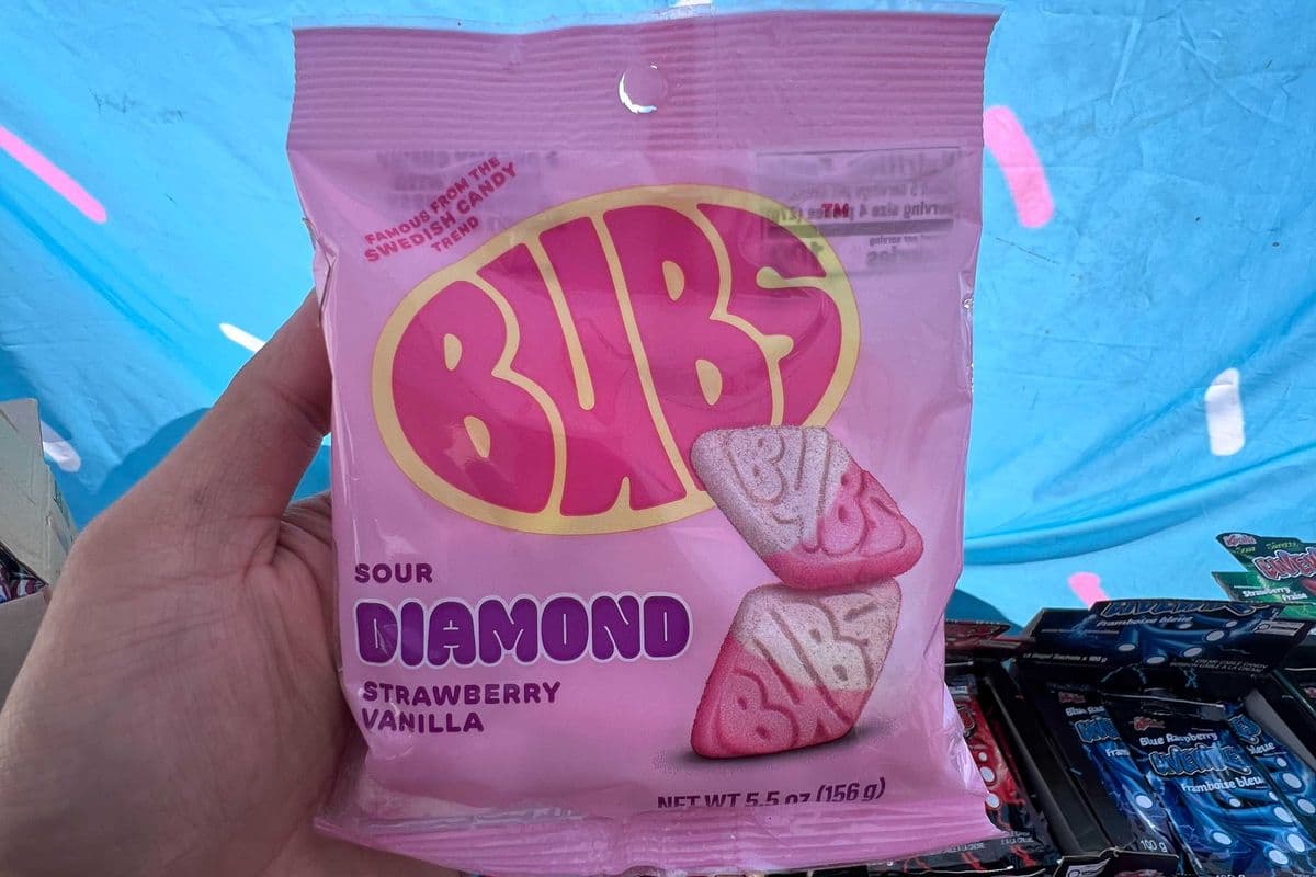 BUBS Sour Diamond Strawberry Vanilla Candy 5.5oz | Swedish Sour Gummy