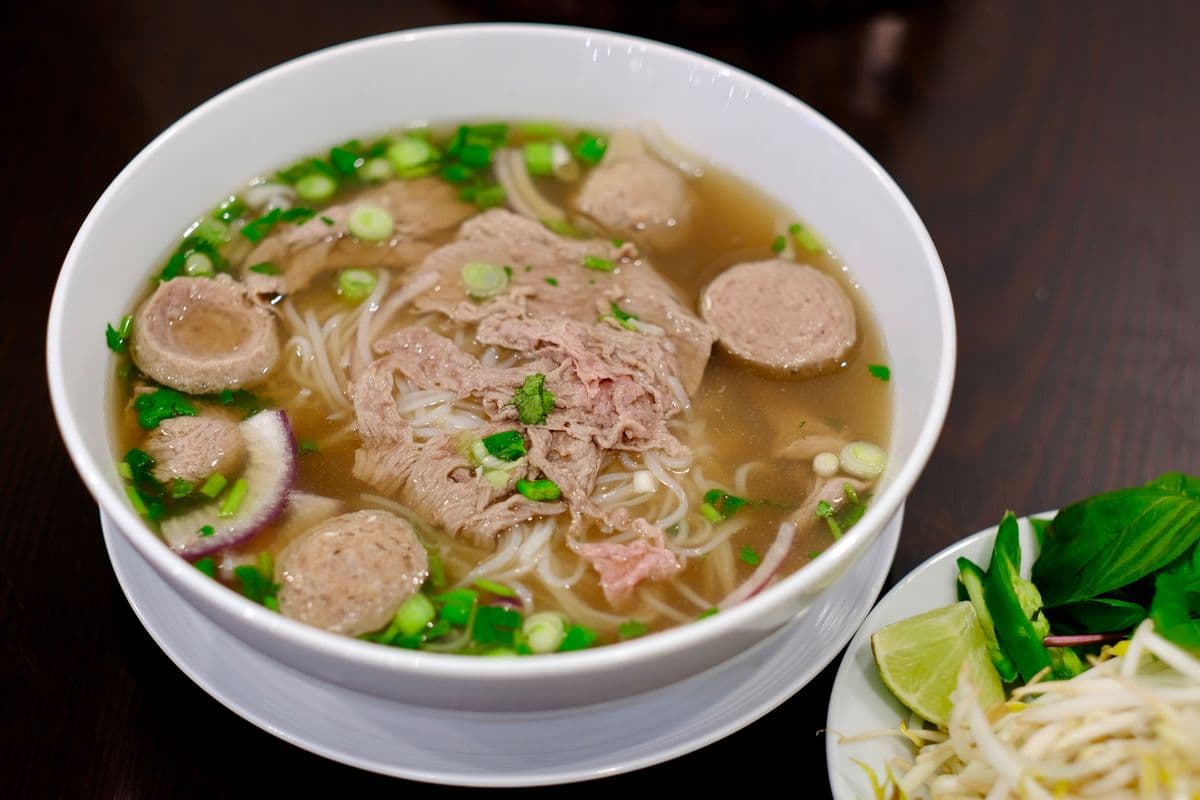 36. Rare Beef and Beef Ball / TÁI BÒ VIÊN