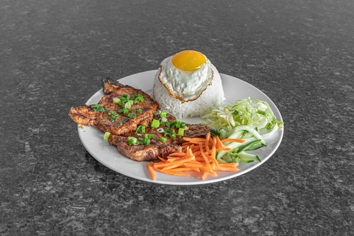 77. Grill Pork Chop and Egg on Rice