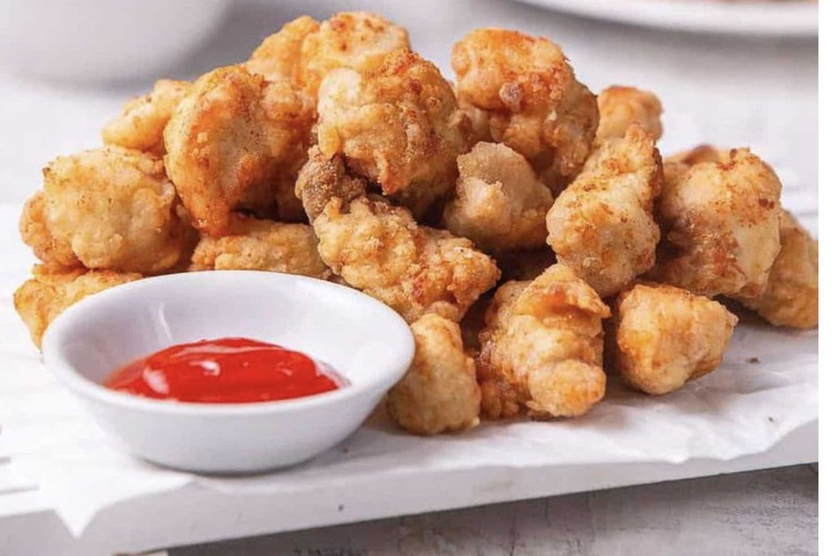Popcorn Chicken (5oz of popcorn chicken 5oz comes with one sweet plum sauce)