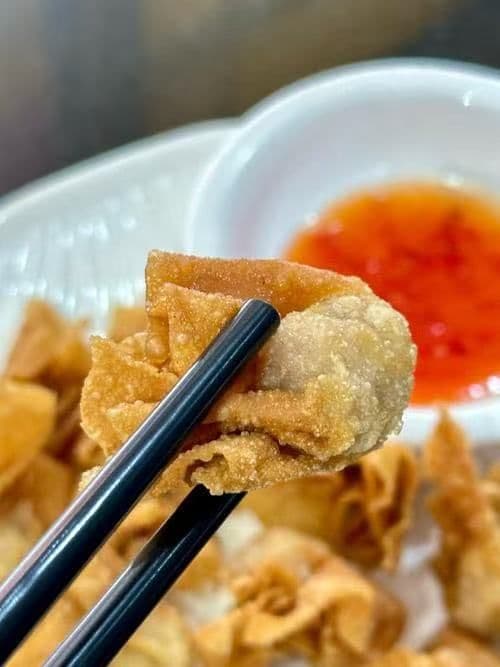 Crispy Fried Pork Wonton (12) / 炸猪肉炒手-C12