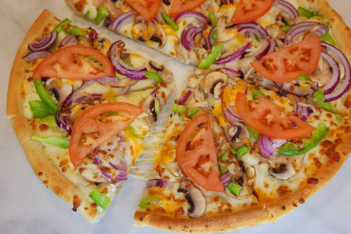 Medium Vegetarian + 2 FREE DRINKS
