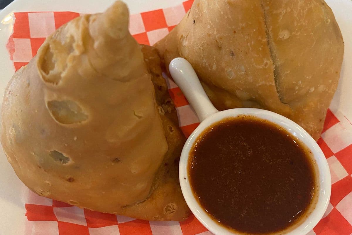 Vegetable Samosa (2 pcs)