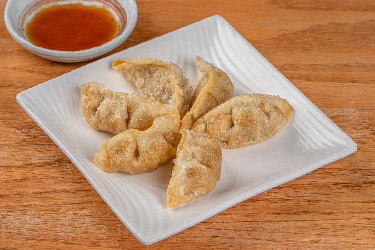 Six Pieces P8)Gyoza