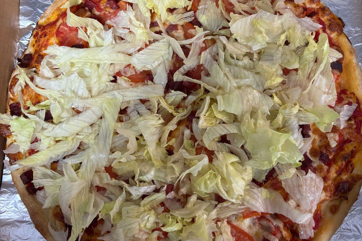 BLT Greek Style Pizza