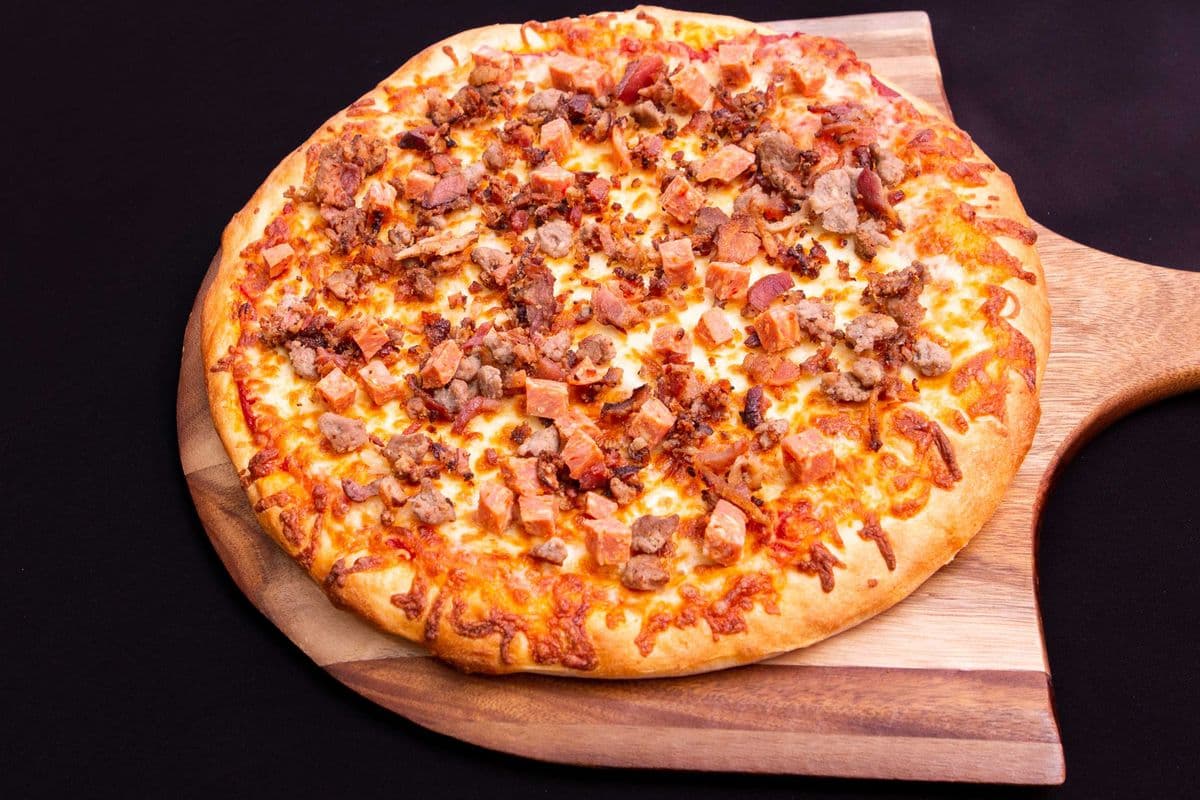 Petite pizza fanatique de la viande