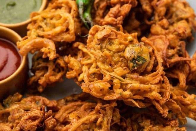 Pakora aux légumes (6 mcx) / Pakora with Vegetables ( 6 pieces)