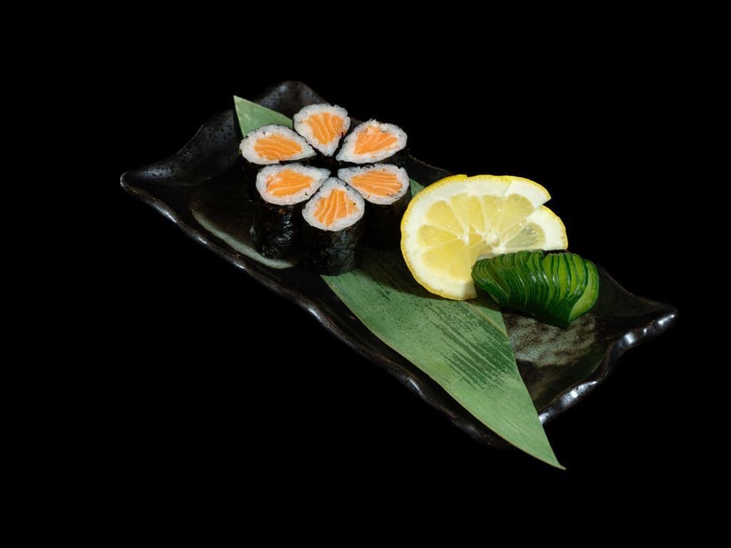 Salmon Maki (6)