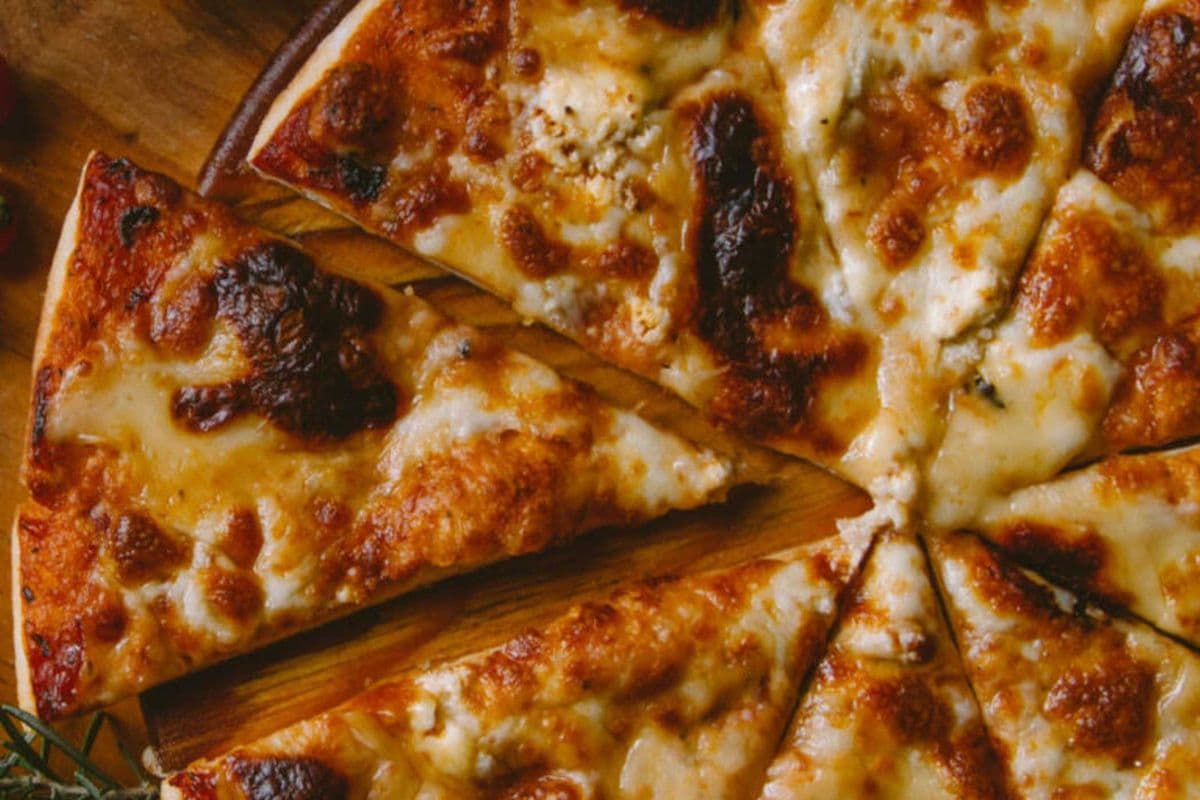 12" MEDIUM DELI PIZZA