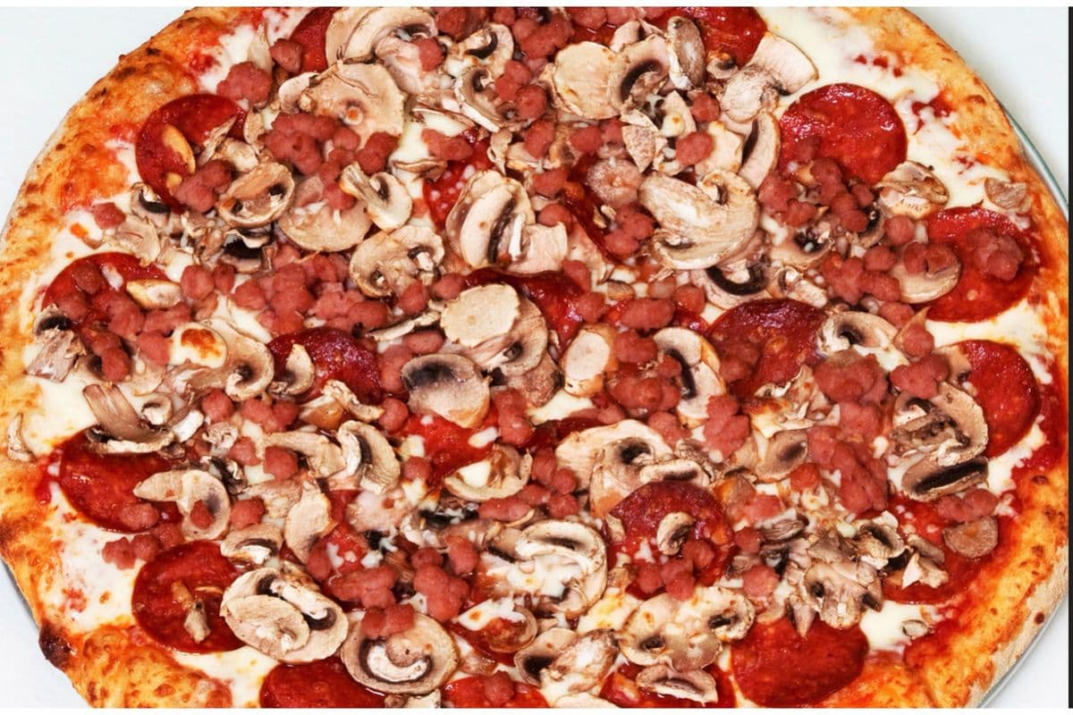Medium Canadian Pizza