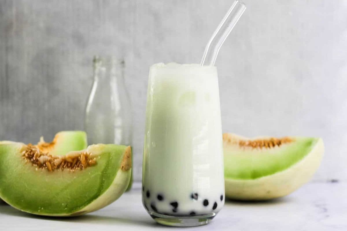 Honeydew Milk Tea (700ml)
