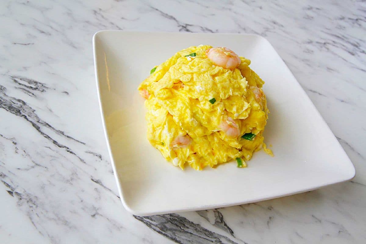 Scramble Eggs with Shrimps and Green Onion 蝦仁炒蛋