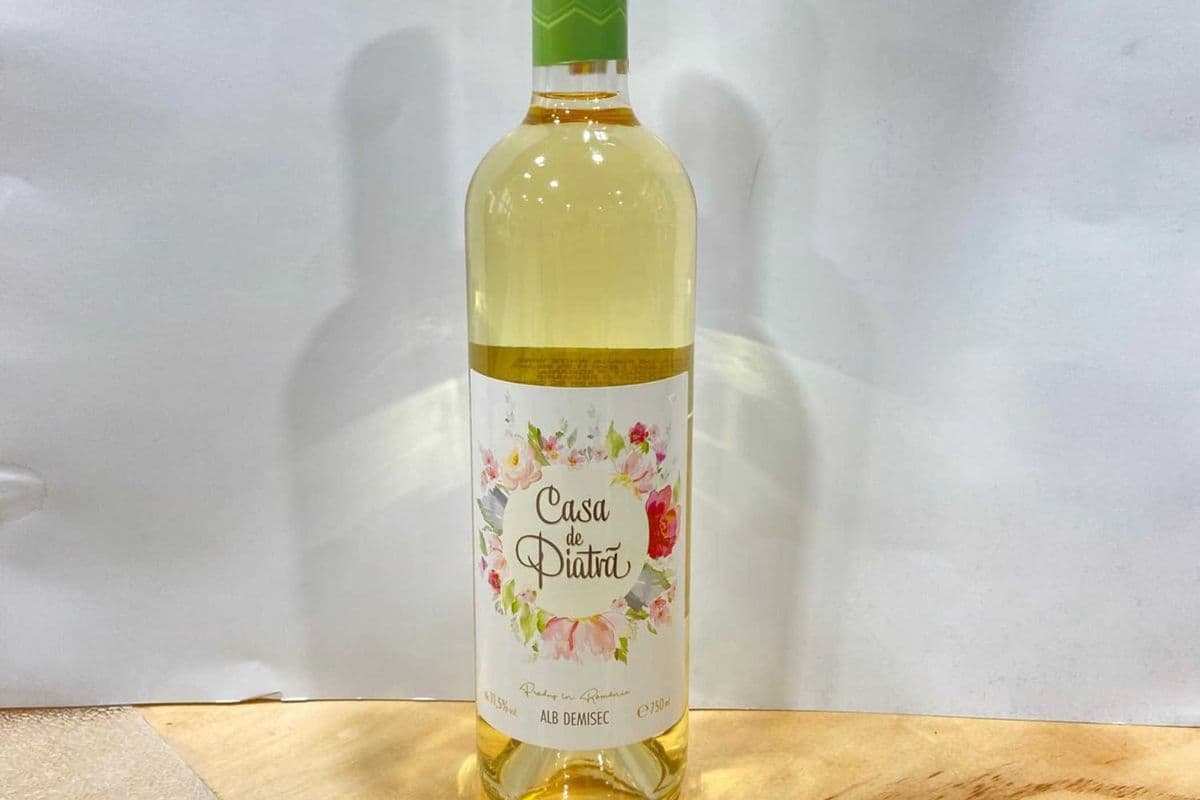 CASA DE PIATRA ALB DEMISEC 750 ML (1 x 750 ML)