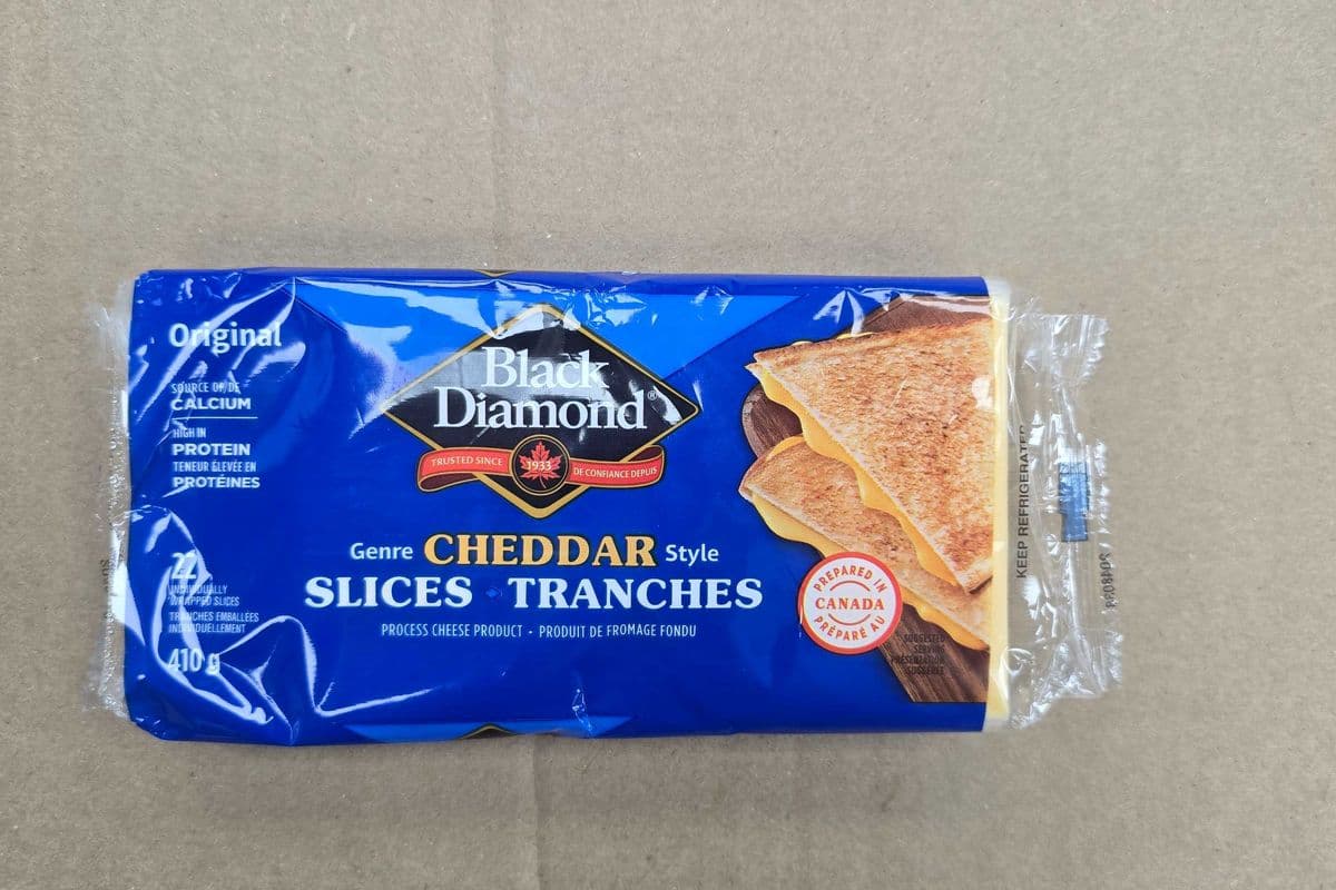 BLACK DIAMOND CHEDDAR STYLE SLICES (22 SLICES) (22 SLICES )